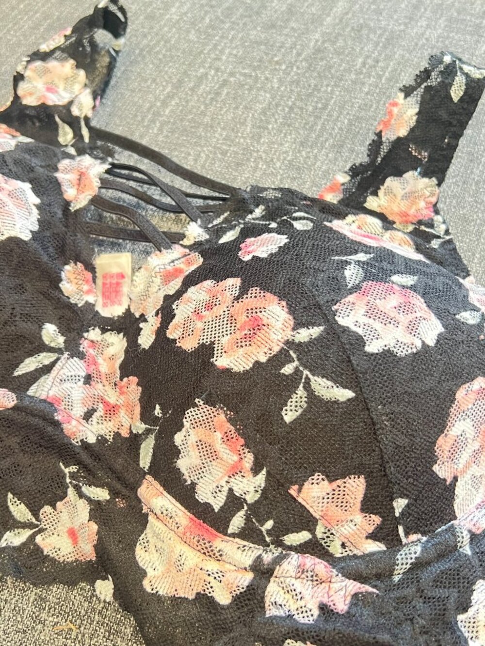PINK Victoria's Secret black floral bra Size Large brand new